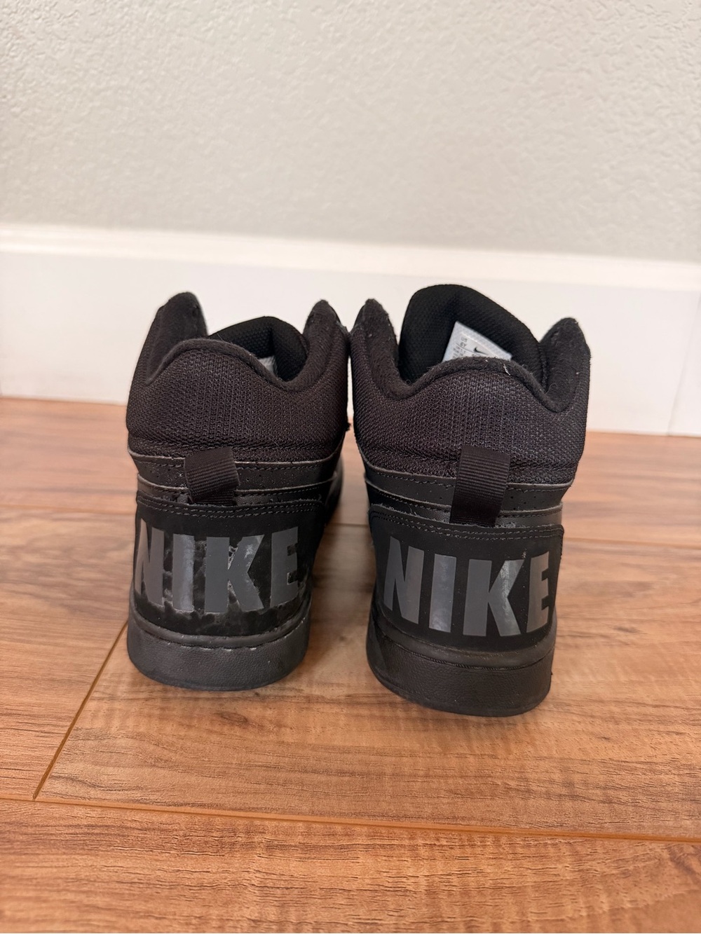 Nike Black Court Borough Mid Basketball Sneakers Youth Size 6 - Picture 5 of 8